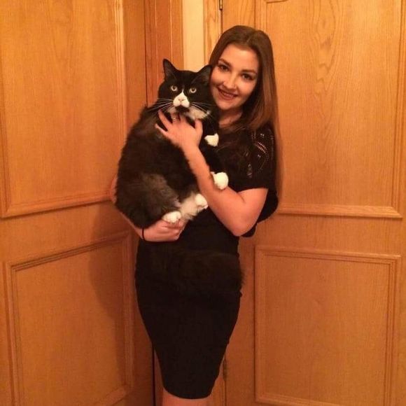 Meet your Posher, Cynthia - Picture 1 of 1